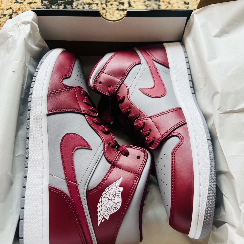 Air Jordan 1 Mid Men’s Shoe